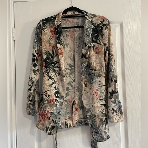Zara silky floral blazer/smoking jacket M - Picture 4 of 5
